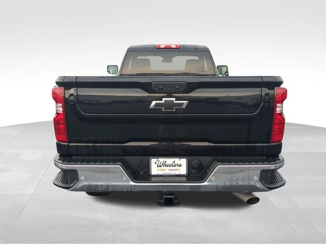 Used 2025 Black Chevrolet LT image 4