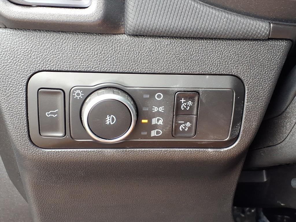 New 2025 Carbonized Gray Metallic Ford Outer Banks® image 7