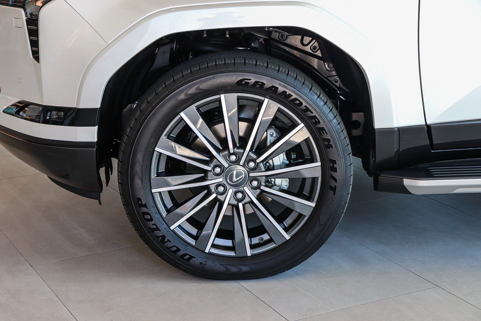 Certified Used 2026 White Lexus 550 Luxury image 9