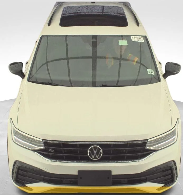 Used 2023 White Volkswagen 2.0T SE R-Line Black image 3