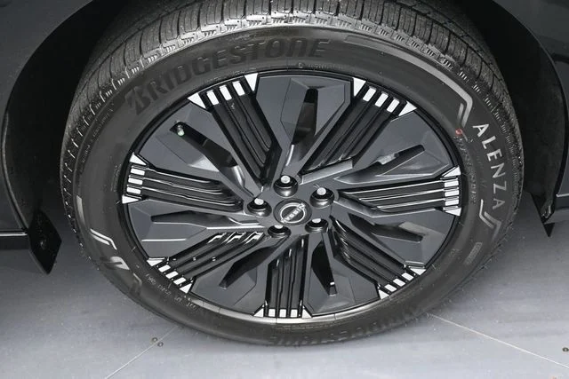 New 2026 Super Black Nissan Platinum image 31