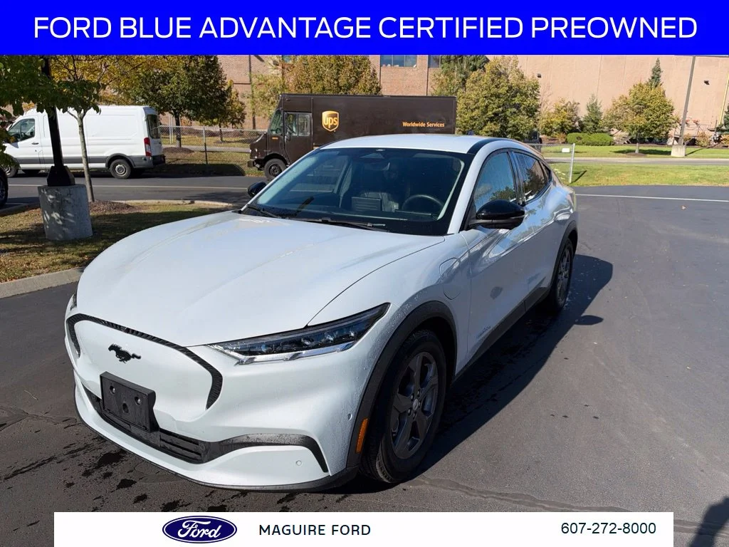 Used 2023 White Metallic Ford Select image 9
