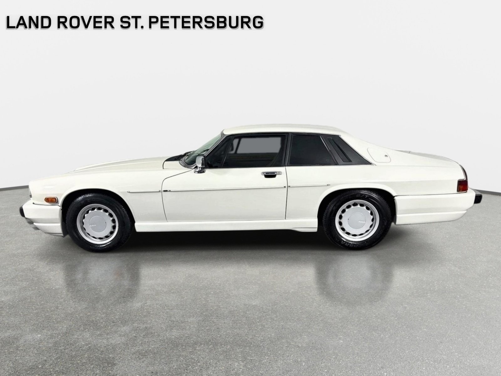 Used 1991 White Jaguar V12 image 8
