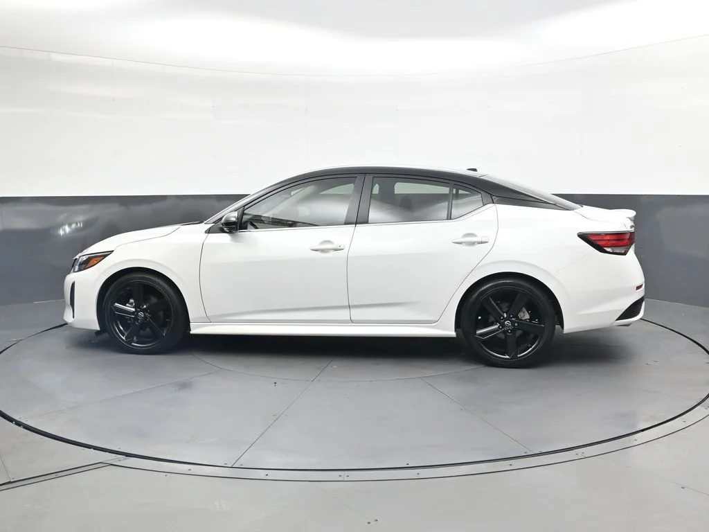Used 2024 White Nissan SR image 13