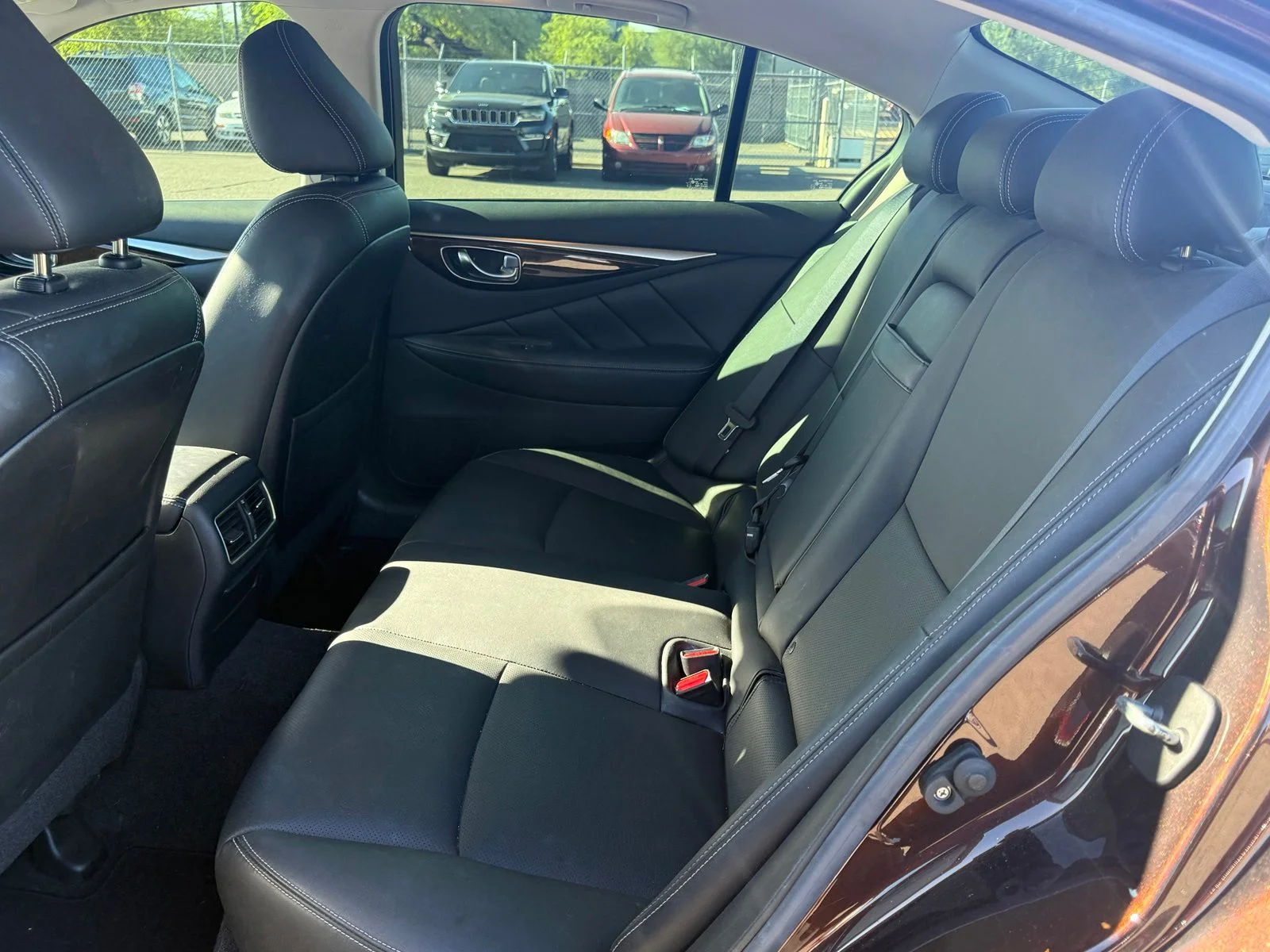 Used 2018 Mocha Almond INFINITI 3.0t Luxe image 9