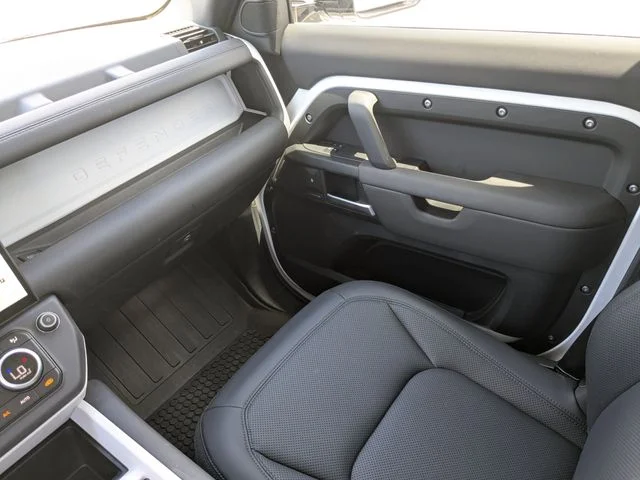 Used 2026 Fuji White Land Rover S image 17