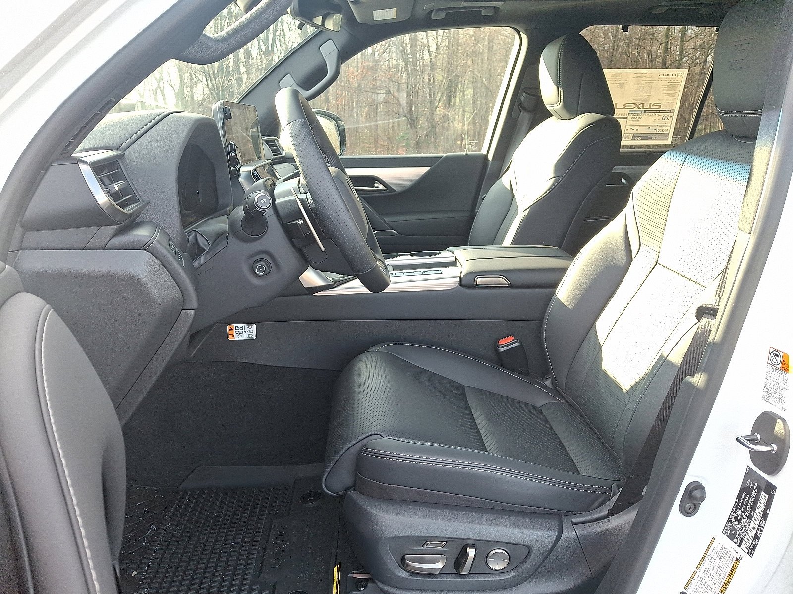 2025 Lexus LX 700h F-Sport - Photo 8