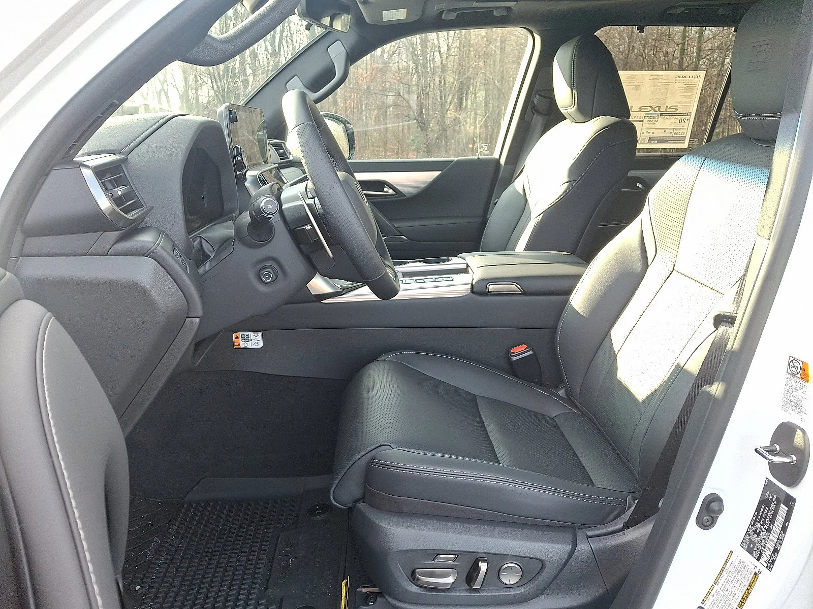 2025 Lexus LX 700h F-Sport - Photo 8