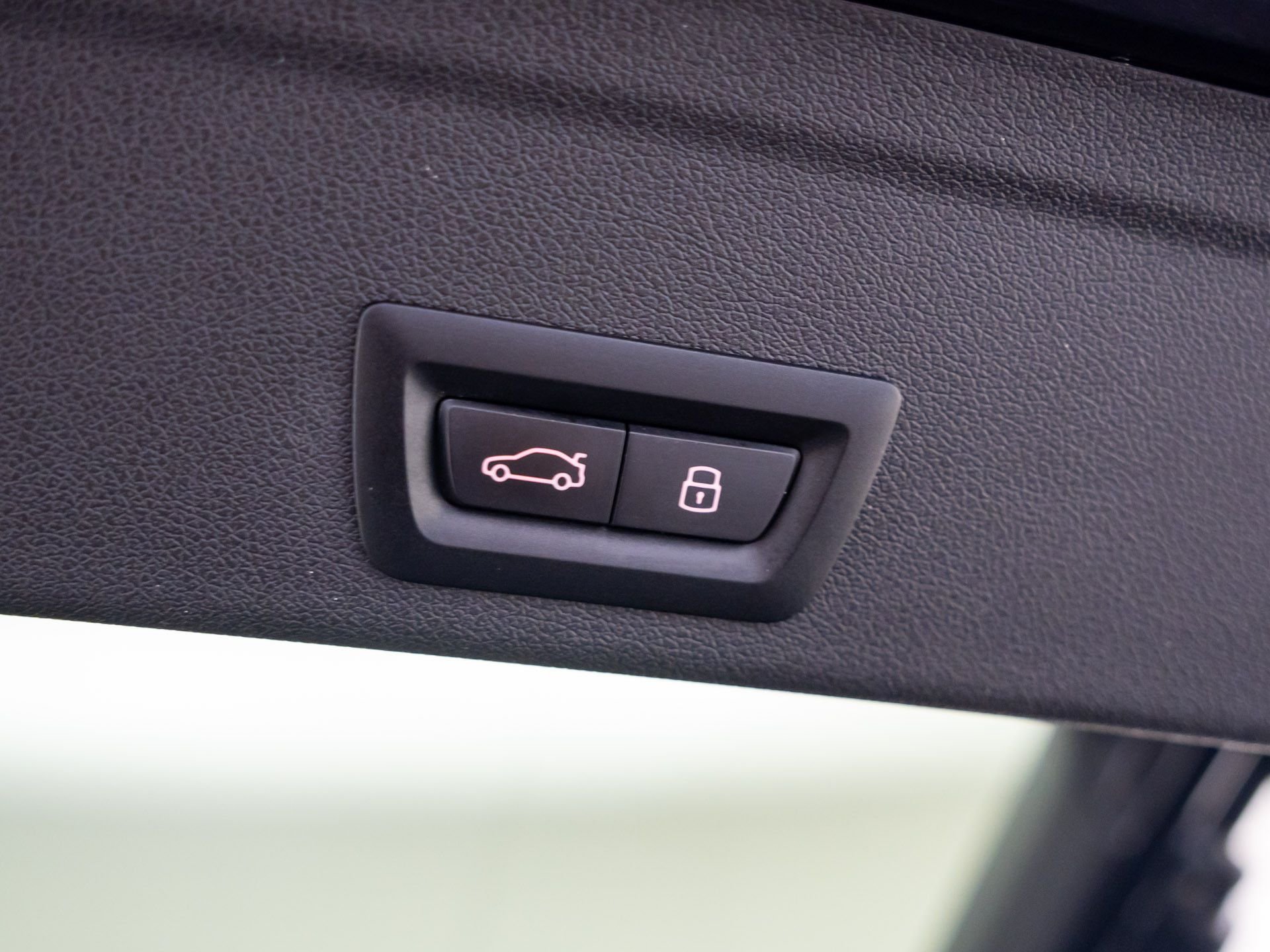 Used 2025 Black BMW xDrive40i image 34