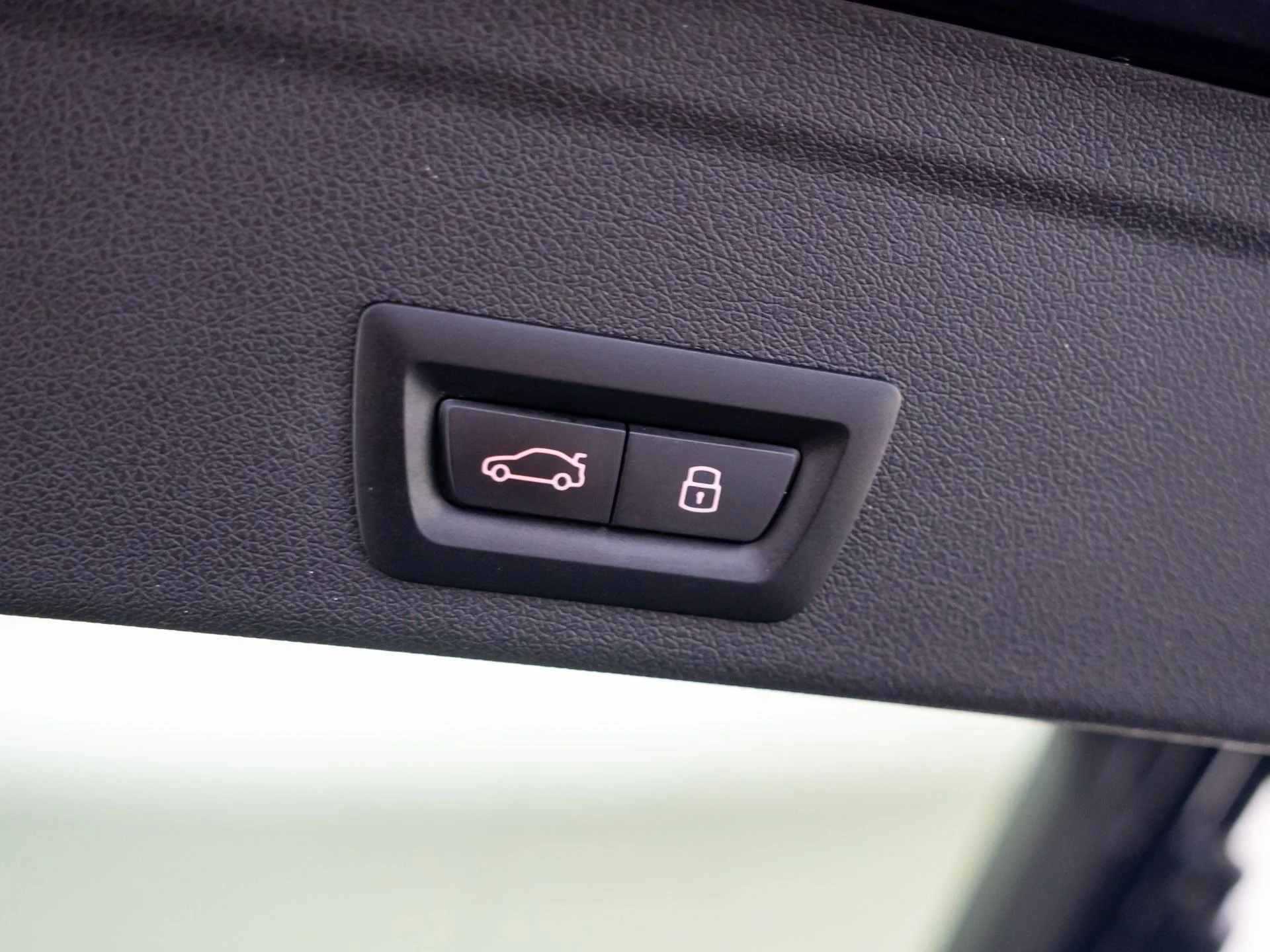 Used 2025 Black BMW xDrive40i image 34