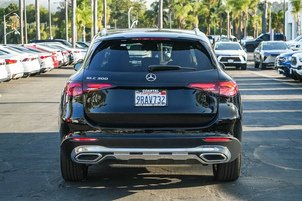 Used 2025  Mercedes-Benz GLC 300 image 5
