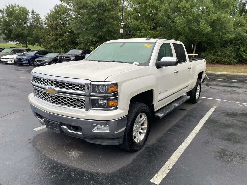 Used 2015 White Diamond Tricoat Chevrolet LTZ image 3