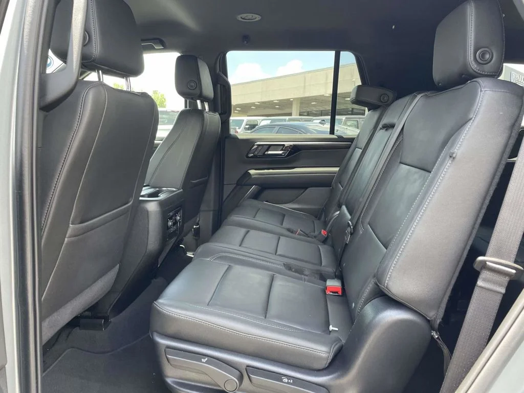 Used 2025 Gray Chevrolet Z71 image 22
