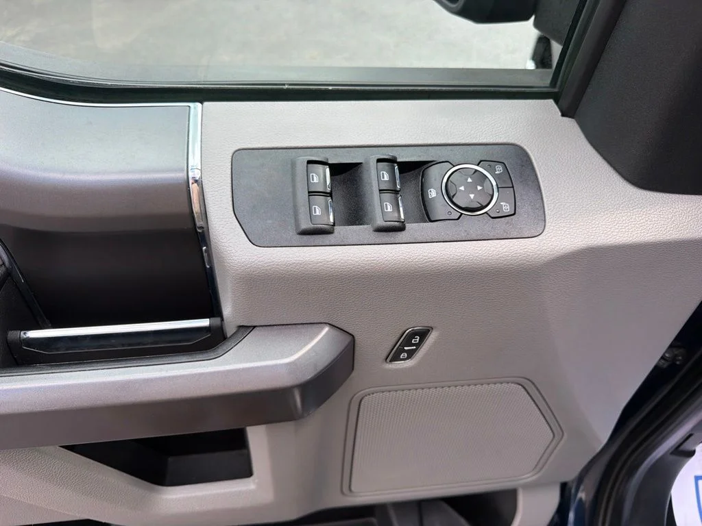 Certified Used 2019 Blue Jeans Metallic Ford XLT image 24