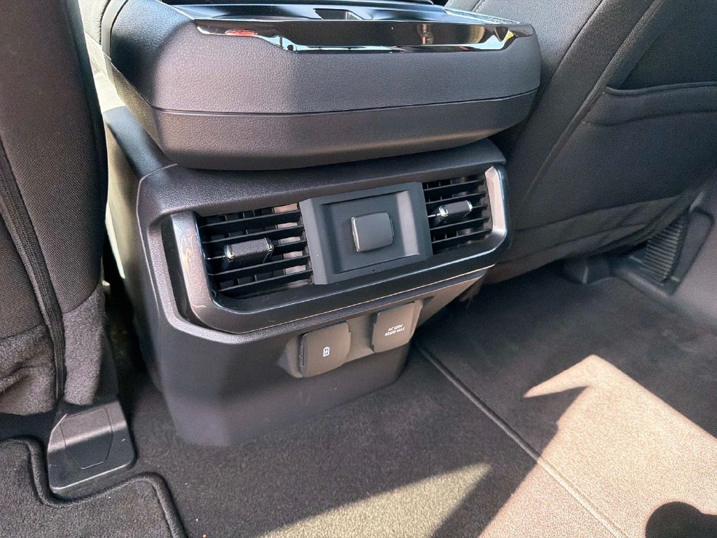 Used 2023 Red Ford XLT image 17