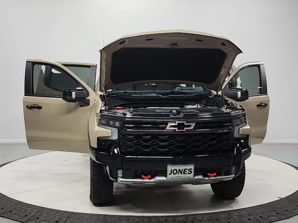 Used 2023  Chevrolet ZR2 image 10