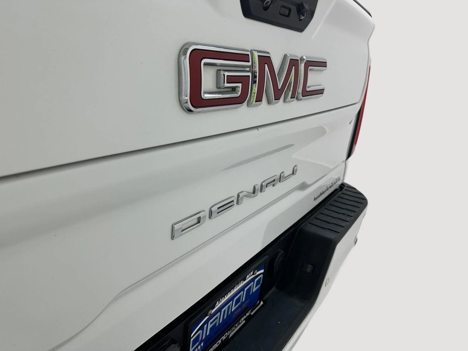 Used 2022 SUMMIT WHITE GMC Denali image 31