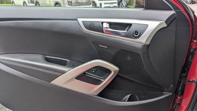 2015 Hyundai Veloster Base - Photo 13