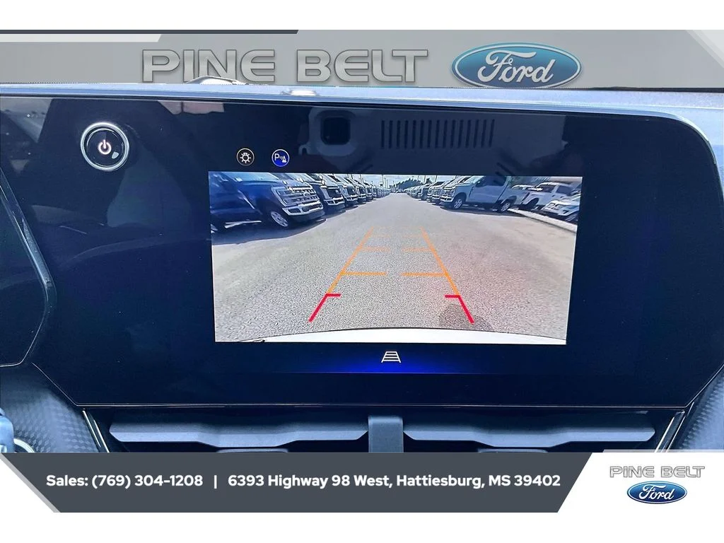 Used 2025 Iridescent Pearl Tricoat Chevrolet FWD RS image 15