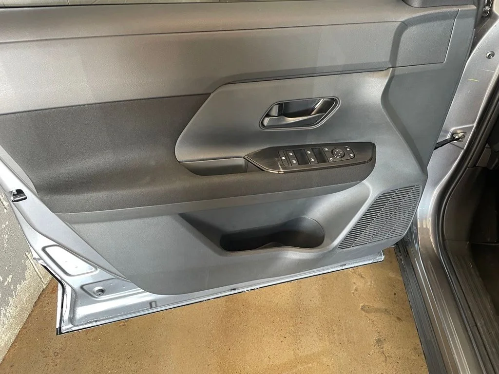 Used 2026 Gray Nissan S image 9