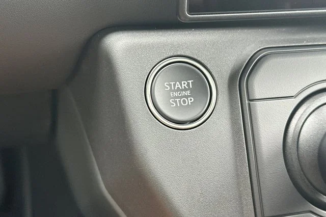New 2026 Woolstone Green Land Rover X-Dynamic SE image 21
