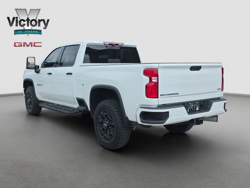 Used 2022 White Chevrolet LTZ image 15
