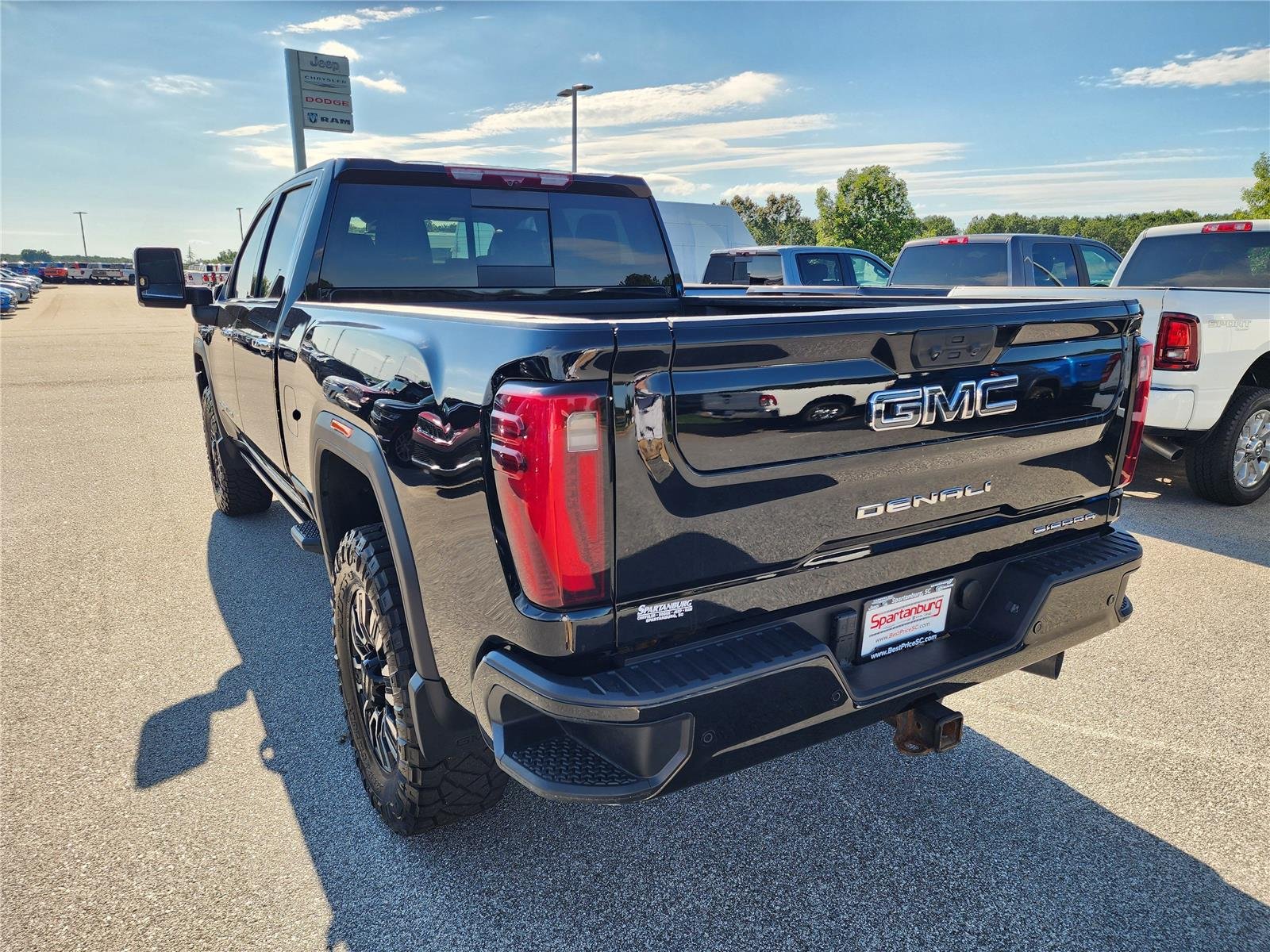 Used 2024 Onyx Black GMC Denali Ultimate image 16
