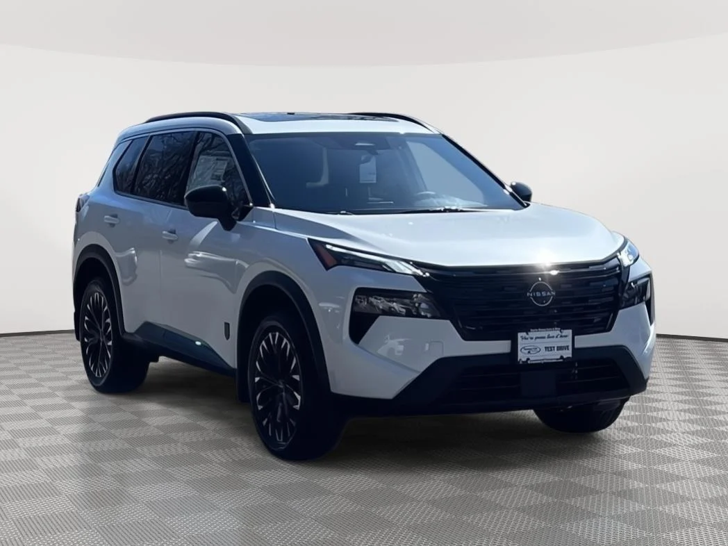 New 2026 Everest White Pearl TriCoat Nissan Dark Armor™ image 3