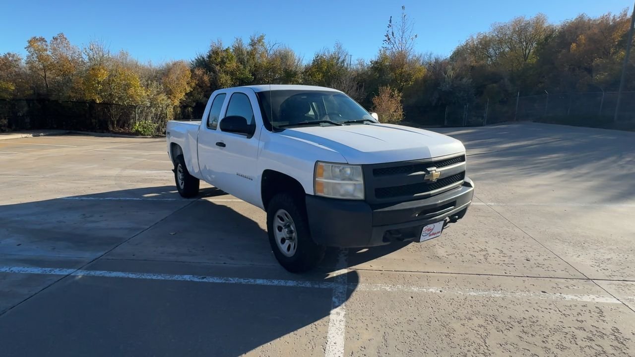 2011 Chevrolet Silverado 1500 Work Truck photo 3