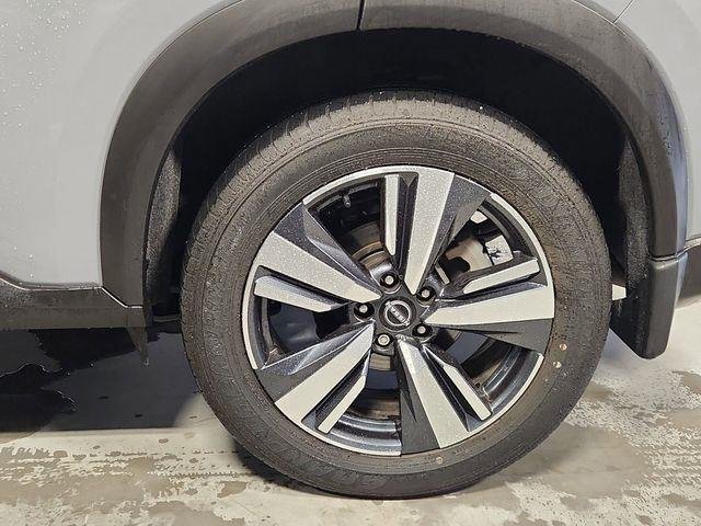 Used 2025  Nissan SL image 31