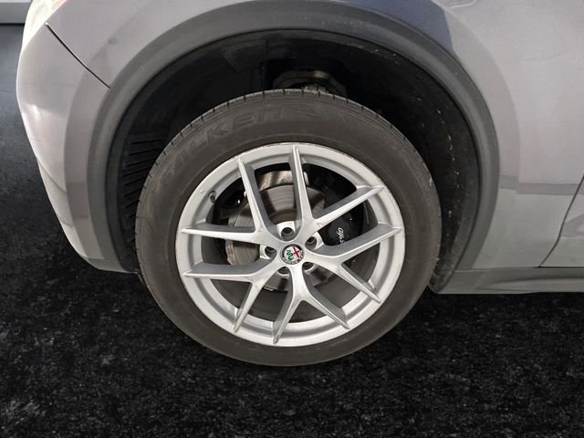 Used 2019 Gray Alfa Romeo Base image 27