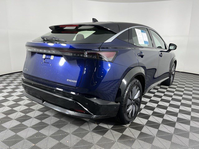 Used 2023 Deep Ocean Blue Pearl/Black Diamond Pearl Nissan ENGAGE image 7