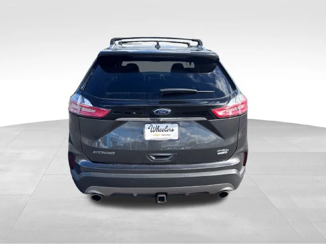 Used 2019 Gray Ford SEL image 4