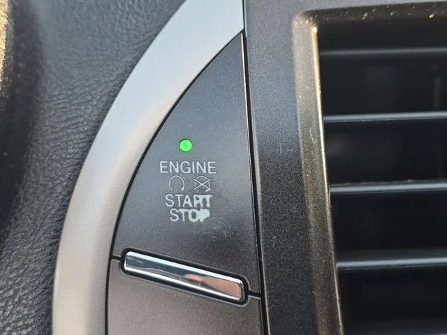 Used 2017 Silver Lincoln Reserve image 28