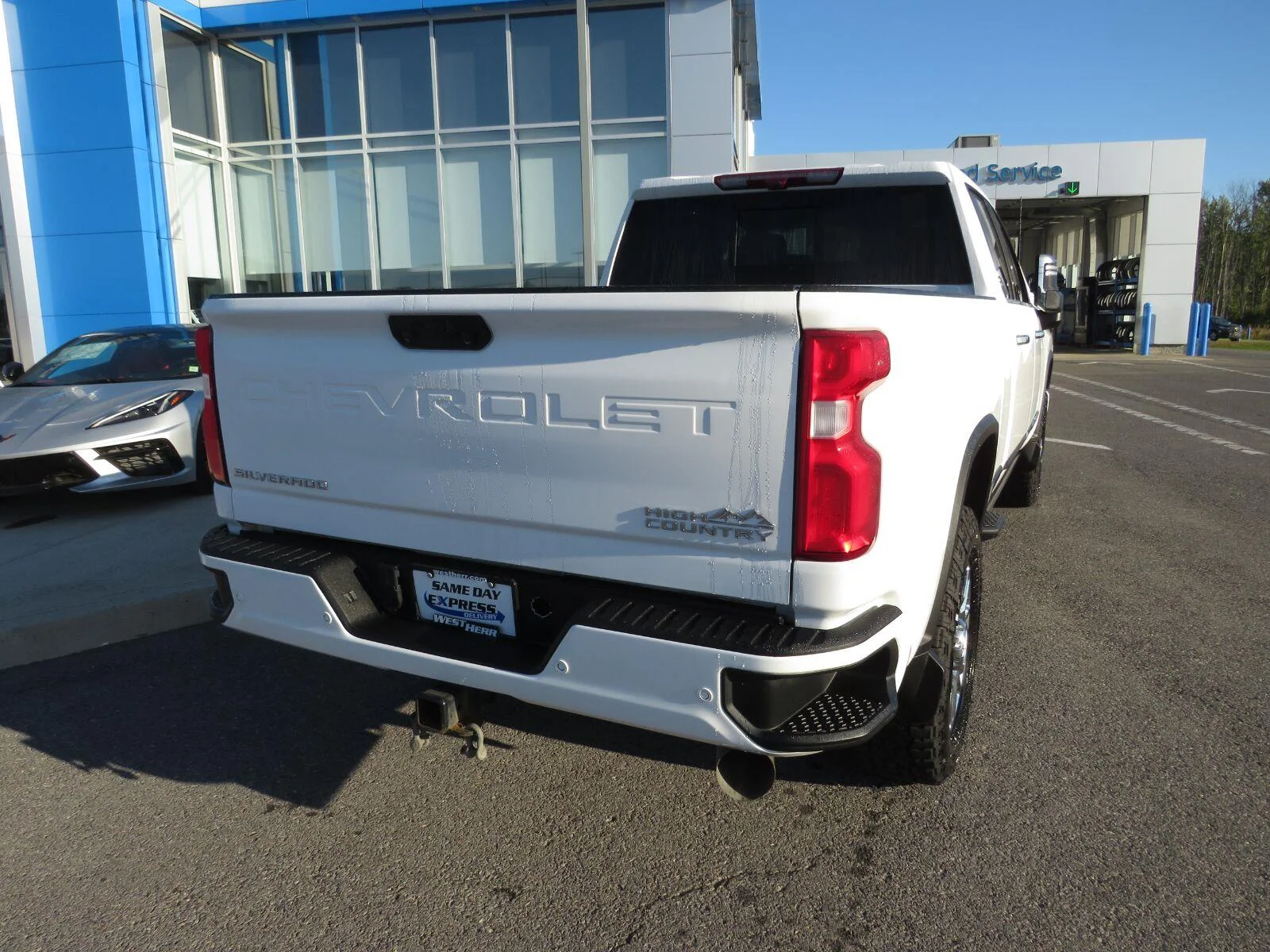 Used 2024 Summit White Chevrolet High Country image 9
