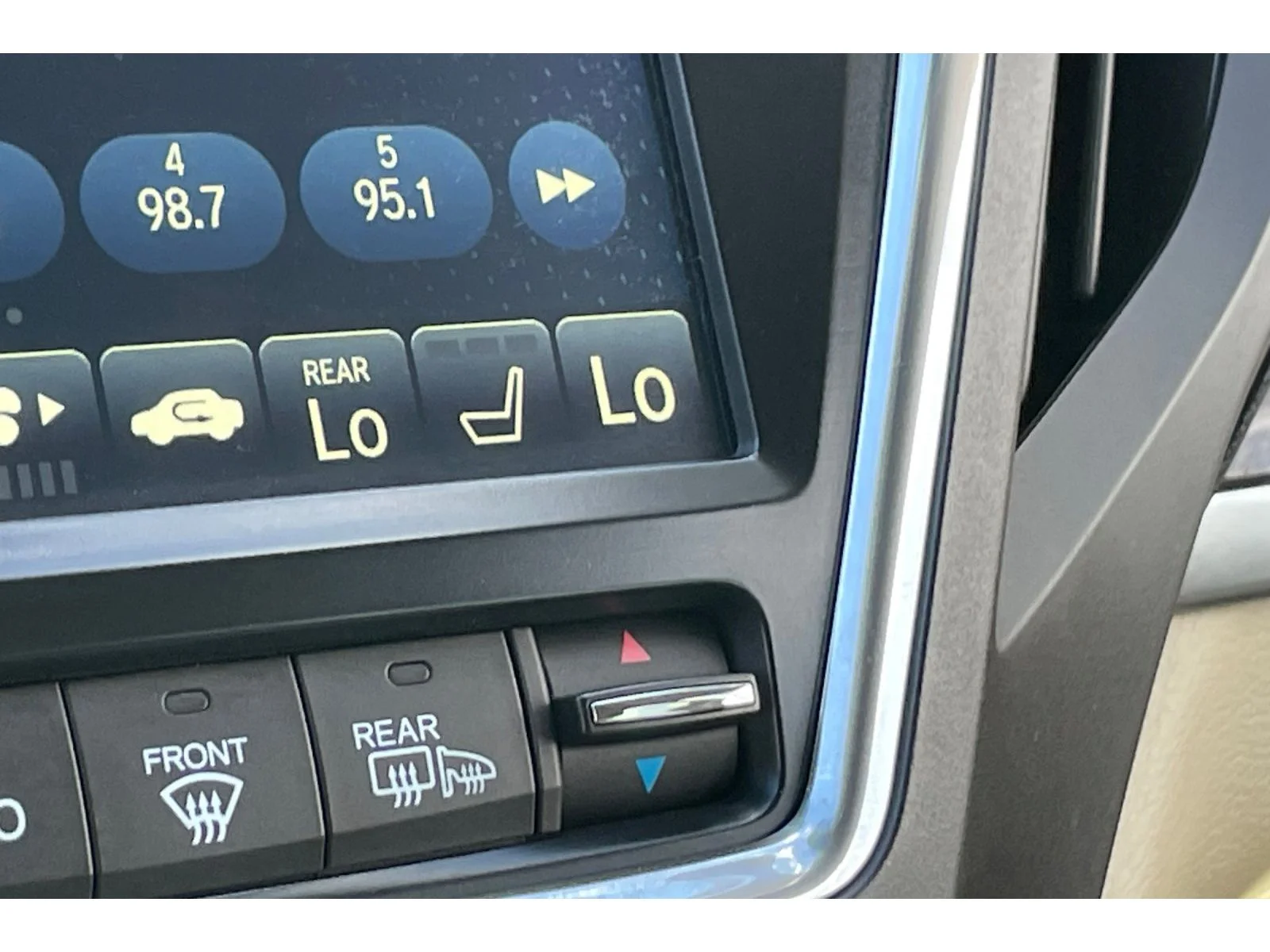 Used 2018 White Diamond Pearl Acura 3.5L (A9) image 30