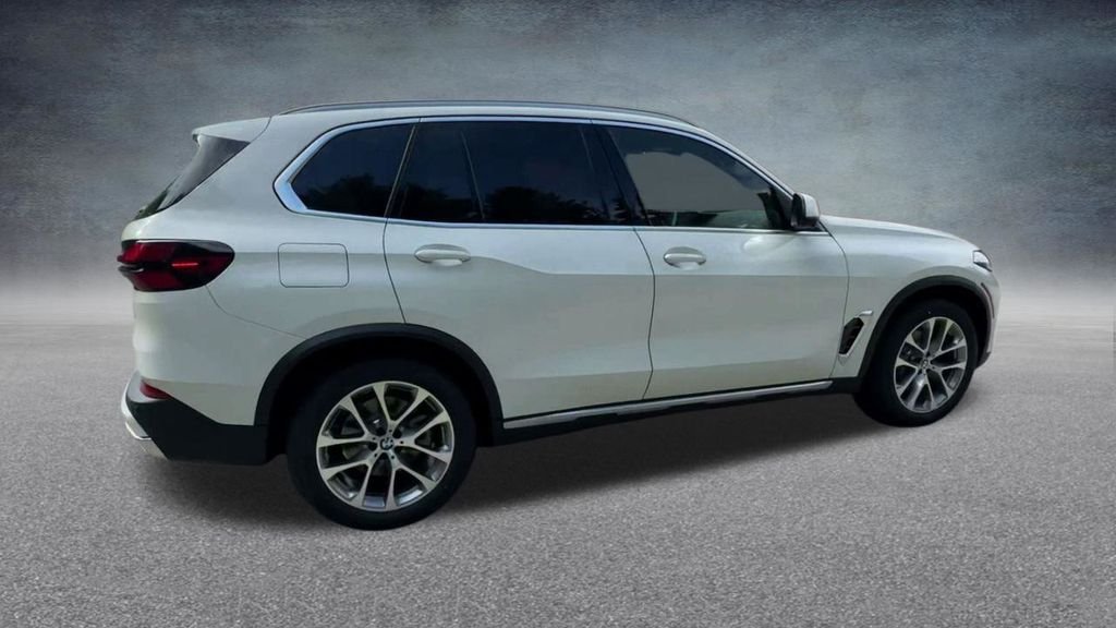 Used 2024 White BMW xDrive40i image 26