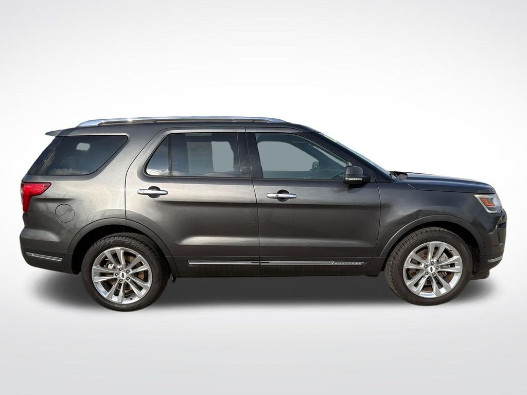 Used 2018 Gray Ford Limited image 9