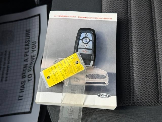 Used 2019 Black Ford SE image 39