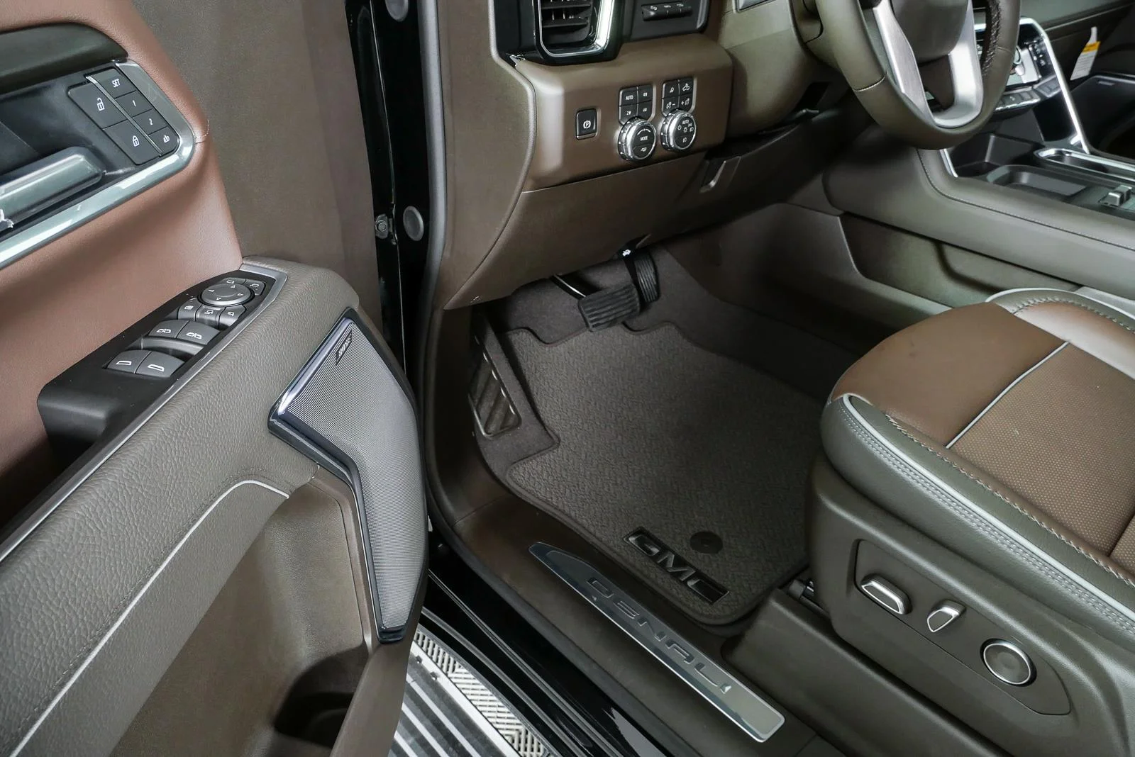 New 2026 Onyx Black GMC Denali image 8