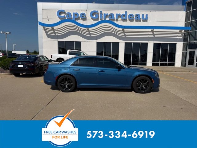 2022 Chrysler 300 Touring