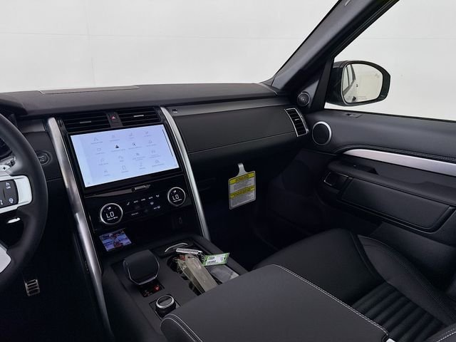 New 2026 Santorini Black Land Rover Dynamic SE image 26