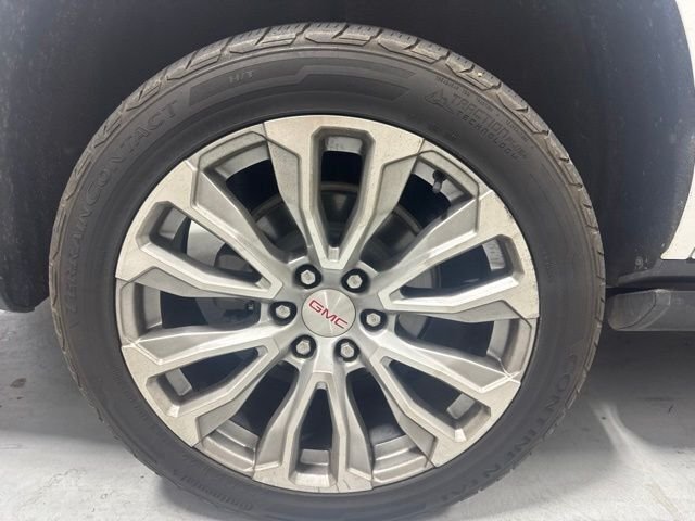 Used 2021 White GMC Denali image 6