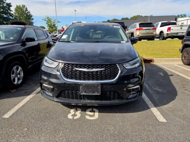 Used 2024 Black Chrysler Select image 2