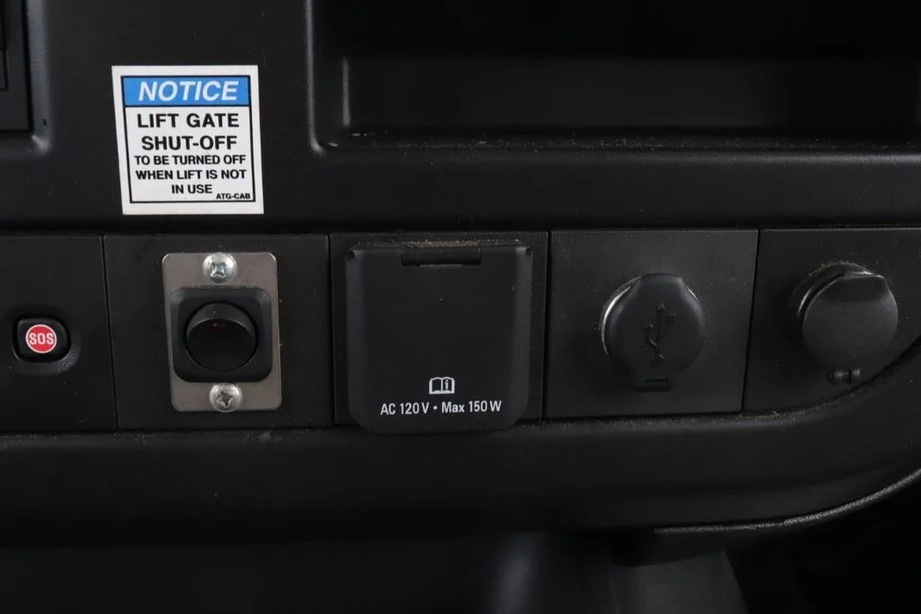 Used 2022 Summit White Chevrolet Work Van image 16