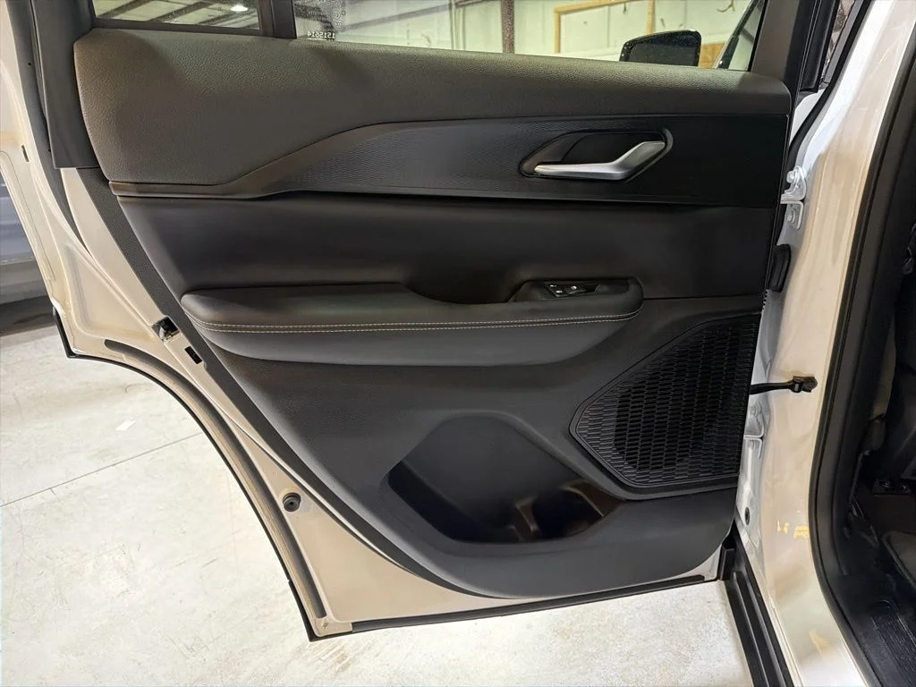 Used 2023 White Jeep Altitude X image 34