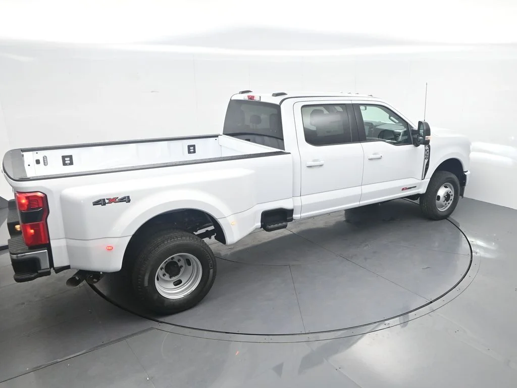 New 2026 Oxford White Ford F-350® XLT image 37