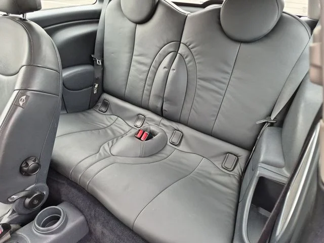 Used 2004  MINI  image 29