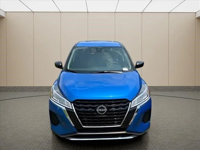 Used 2025 Blue Nissan S image 7