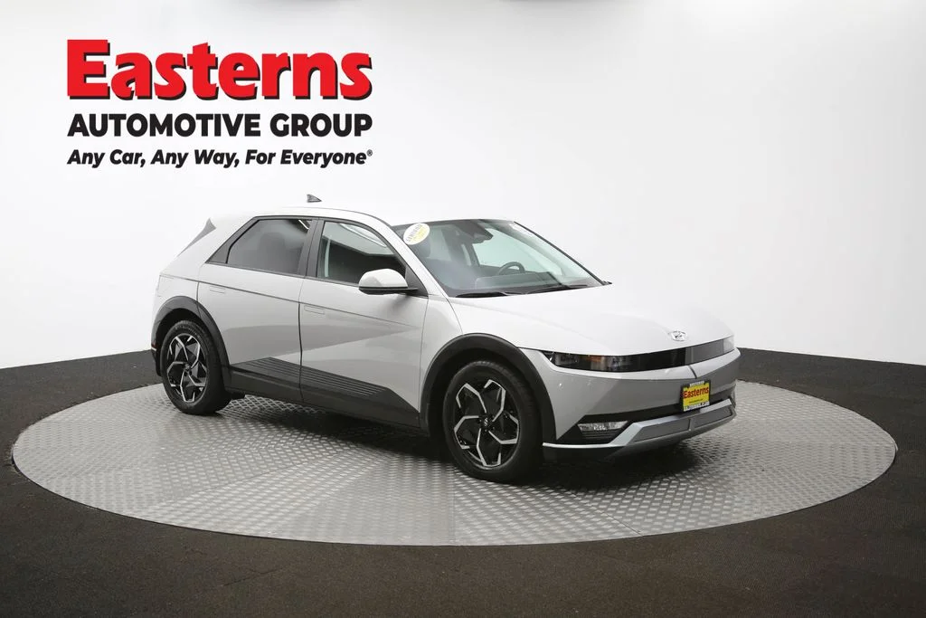Used 2023 Gray Hyundai SE image 45
